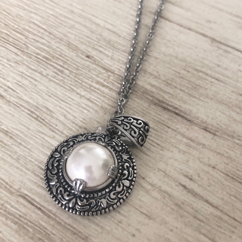 Silver & Pearl Necklace (long)